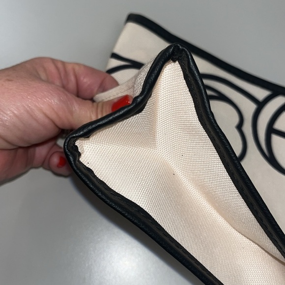 Shiseido small cream / black tote with handles, preowned - Picture 8 of 11